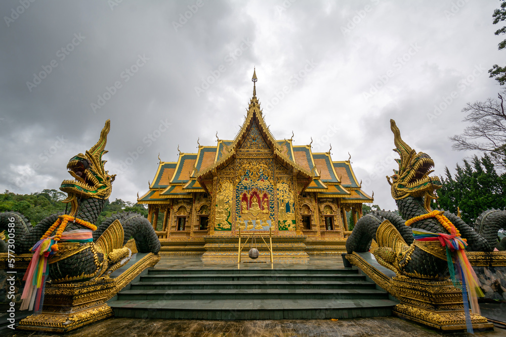 Fototapeta premium Wat Phraphutthabat Si Roi at Chiang Mai, Thailand