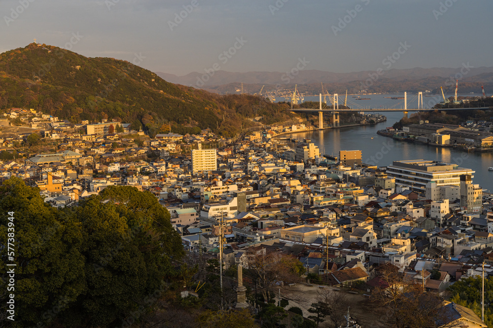 日本　広島県尾道市の千光寺山から見える夕方の尾道水道と尾道大橋