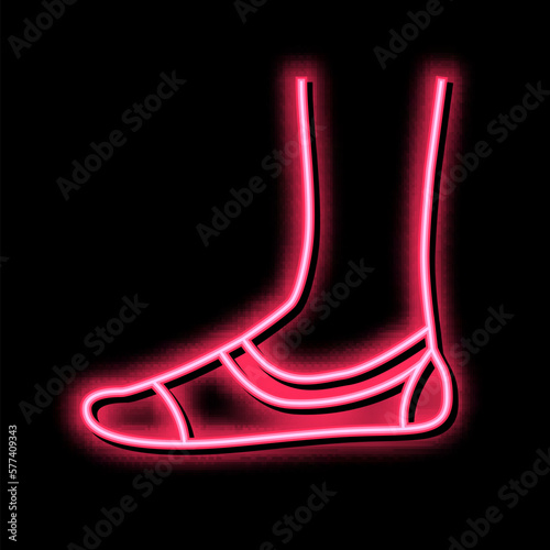 invisible sock neon glow icon illustration