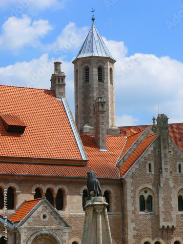 Burg Dankwarderode mit Braunschweiger Löwen photo