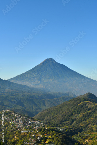 Volcán de Agua visto desde San Mateo Milpas Altas. Antigua Guatemala. Paisaje Guatemalteco.