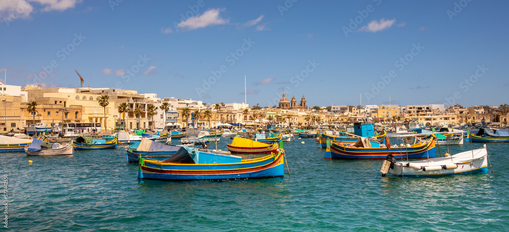 Paysage de bord de mer sur l'île de Malte en Méditerranée.