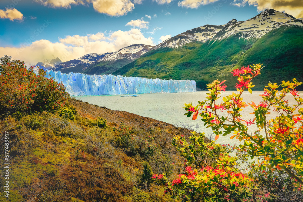 Dramatic Perito Moreno Glacier and lake, Lake Argentina, Patagonia, El Calafate