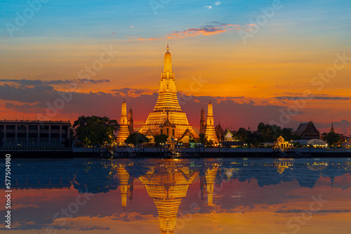 Wat Arun Ratchawararam Ratchaworamahawihan The beauty and highlight of Wat Arun is the Prang which is located on the Chao Phraya River. It is Thai architecture © banjongseal324