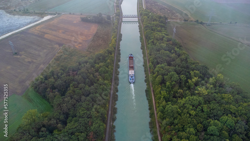 Barka na rzece w Niemczech