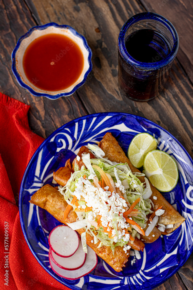 Foto de enchiladas, comida tipica mexicana michoacan do Stock Adobe Stock