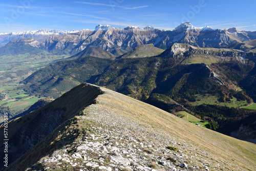 La Crête de l'Archat et le Massif du Dévoluy photo