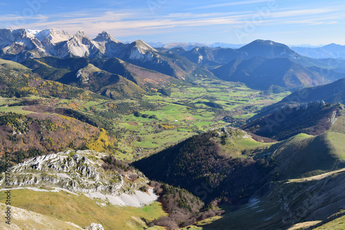 La vallée de Lus-la-Croix-Haute et le Massif du Dévoluy, vu depuis le Jocou