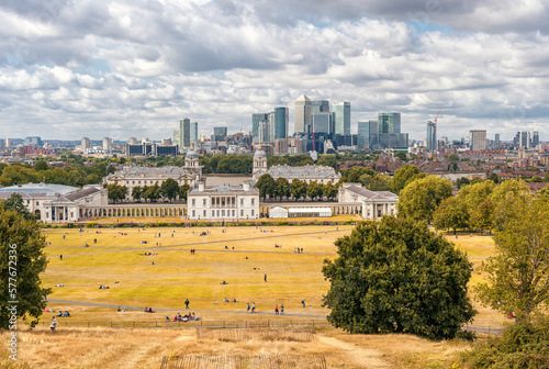 Photo Greenwich Park and National Maritime Museum, Gardens, University of Greenwich, Old Royal Naval College, River Thames, Canary Wharf