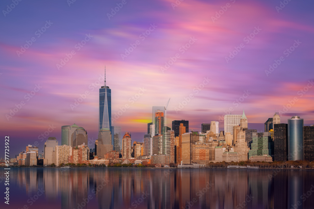 A beautiful sunset of the Manhattan skyline