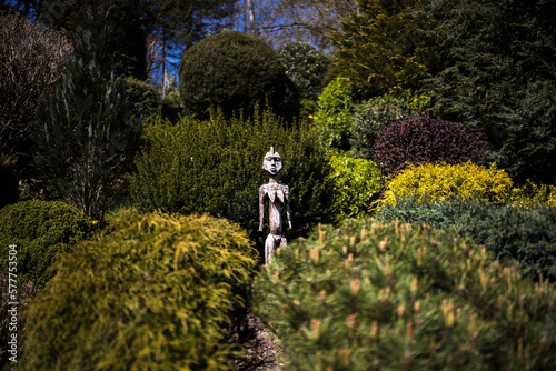 Escultura en bosque