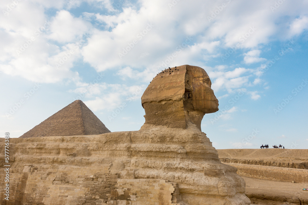 Fototapeta premium Sphinx in Ägypten vor Cheops-Pyramide