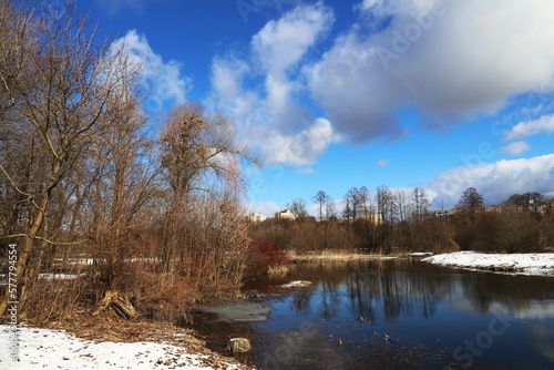 river in winter © SuGak
