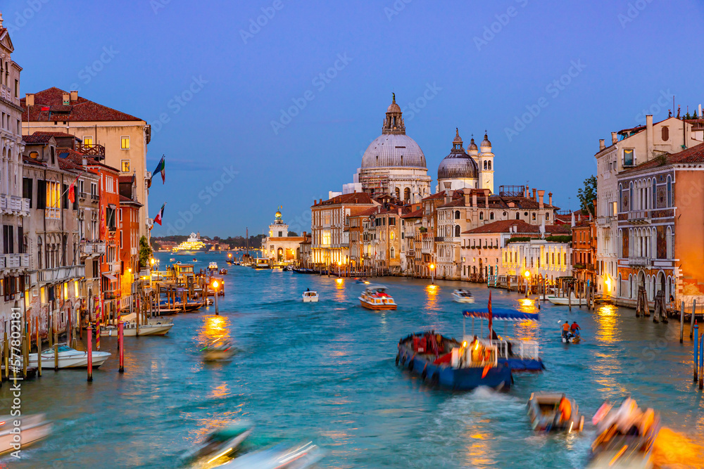 Fototapeta premium Grand Canal in Venice at night