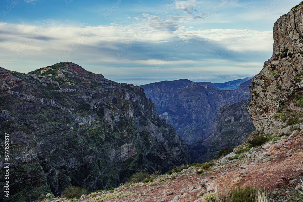 Pico do Arieiro to Pico Ruivo Hike – Highest Peaks in Madeira