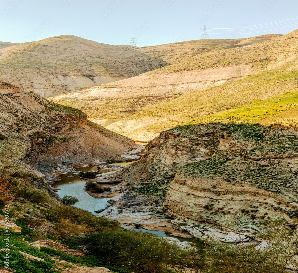 وادي الوالة وسد الوالة والهيدان والكهوف وحياة البدو - - الاردن
Wadi alwaleh, alheidan, caves mountain and badwan life- Jordan