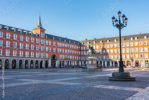 Plaza Mayor of Madrid with large esplanade for the walk and enjoy of tourists and people of the city.