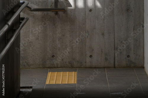 Wallpaper Mural 東京の赤坂6丁目の光と影 Torontodigital.ca