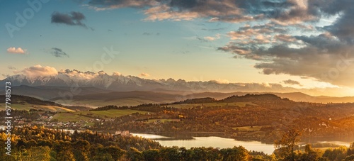 Panorama Tatr widziana z Łapszanki