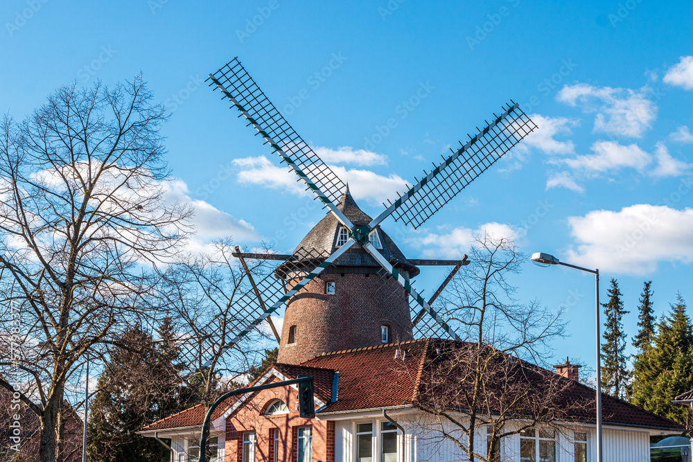 Buss-Mühle in Krefeld, historische Windmühle
