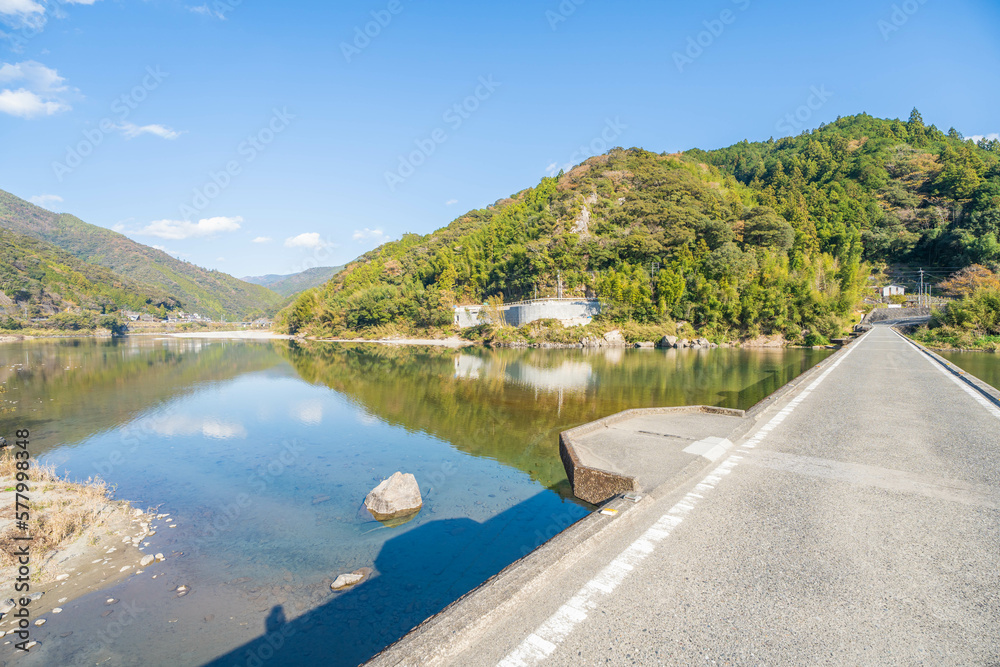 Fototapeta premium 名越沈下橋