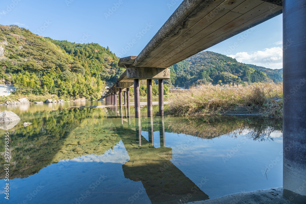 Fototapeta premium 名越沈下橋