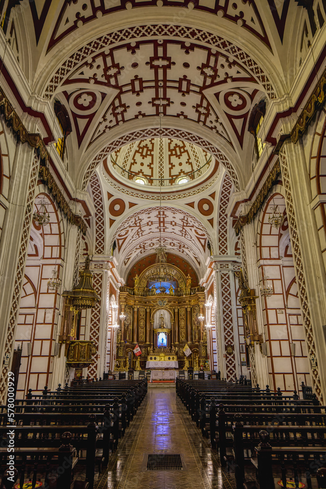 Basilica and Convent of San Francisco of Lima, Central Nave and ceiling, Lima, Peru