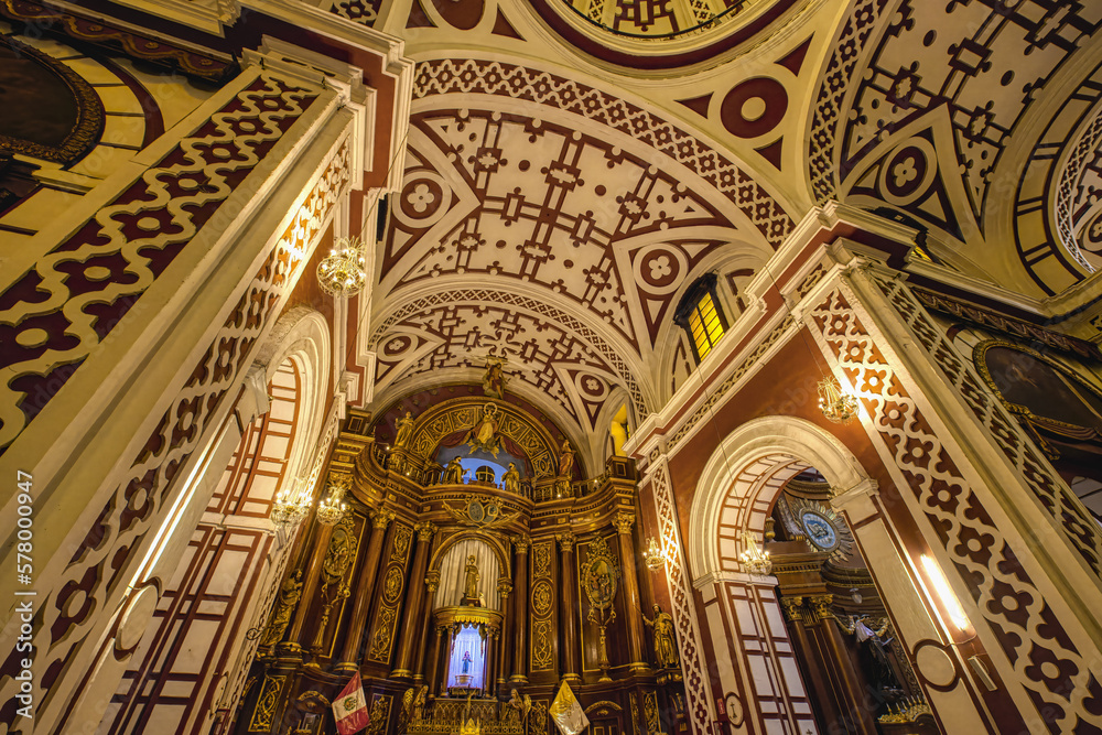 Basilica and Convent of San Francisco of Lima, Central Nave and ceiling, Lima, Peru