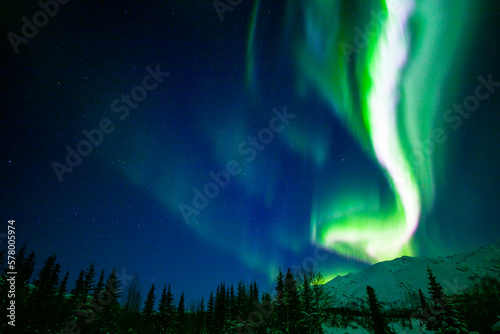 Aurora in Wisemen, Alaska © Feng