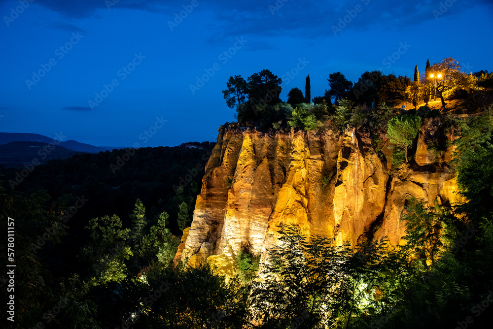 Abendstimmung Ockersteinbruch in Roussillon