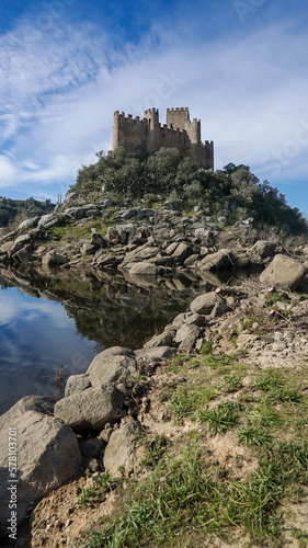 castelo  rocha  arquitectura  ru  na  antiga  fortaleza  torre  castelo almourol  portugal    medieval  hist  ria
