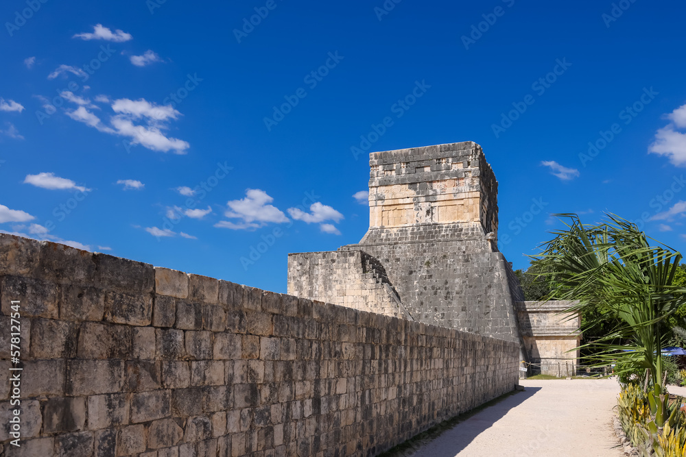 Historic Chichen-Itza ruins in Yucatan peninsula, Mexico.