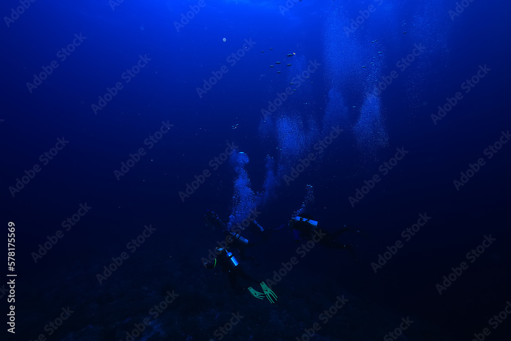 group of divers depth bubbles dive group of divers depth bubbles dive