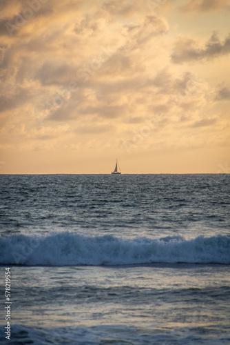 sailboat in the sea © Oscar Z