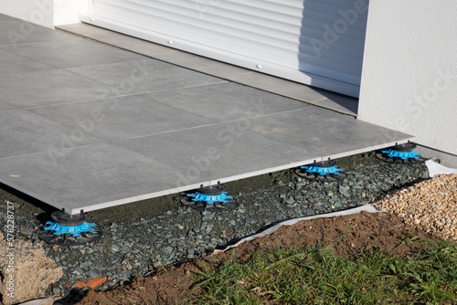 Universal Adjustable Support Pedestals swap paving for outdoor slab tiles photo