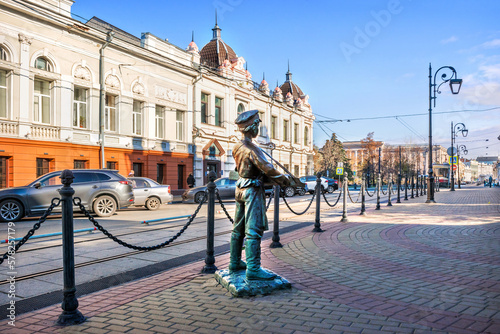 Profitable house of merchants Blinovs and a sculpture of a Pirozhnik on Rozhdestvenskaya street, Nizhny Novgorod photo