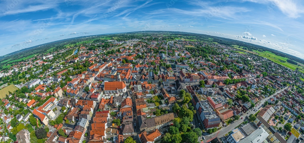 Panorama-Blick über die Kreisstadt Weilheim im oberbayerischen Pfaffenwinkel