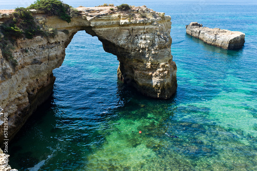 Fototapeta Naklejka Na Ścianę i Meble -  Secluded beach and rock formations, Algarve, Portugal