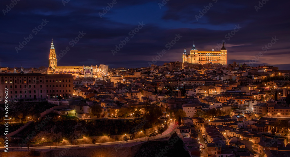 ALCAZAR DE TOLEDO AL ATARDECER