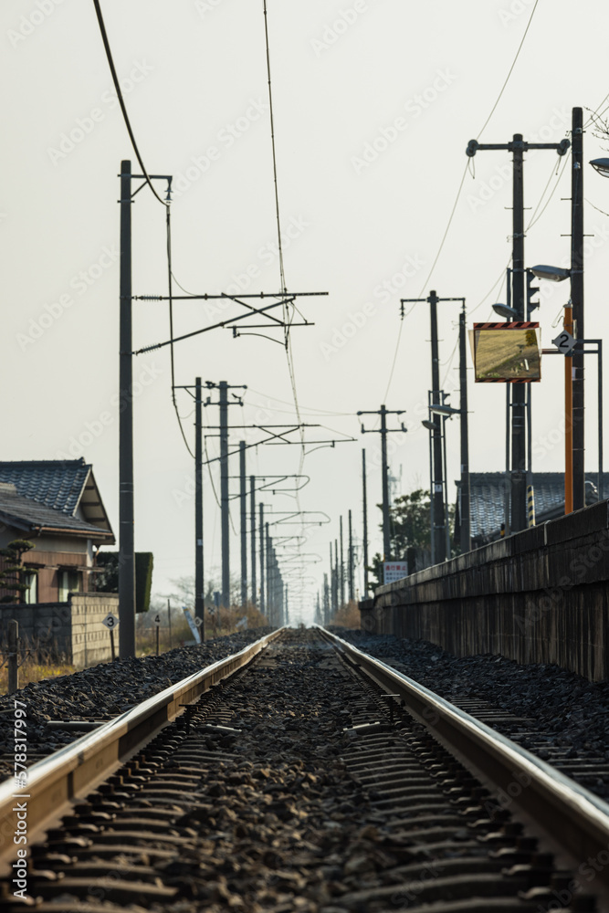 日本　香川県を通るJR四国予讃線の比地大駅のホームと線路