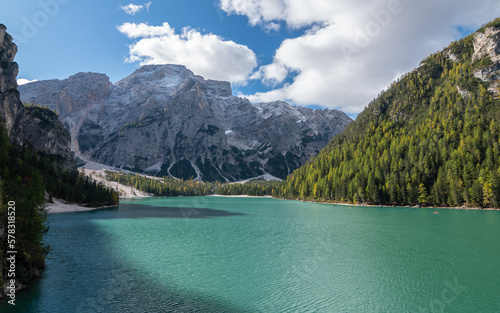 Tranquil scene of the turquoise waters of Lago Di Braies, Dolomites, Italy © Fuentes RAW