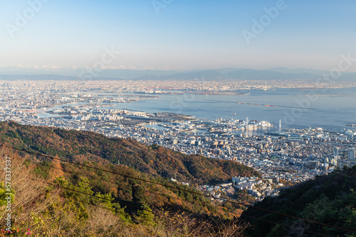 日本　兵庫県神戸市の六甲山天覧台から眺める神戸と大阪の街並みと大阪湾