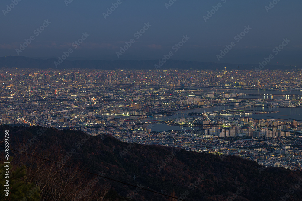 日本　兵庫県神戸市の六甲山天覧台から眺める神戸と大阪の夜景