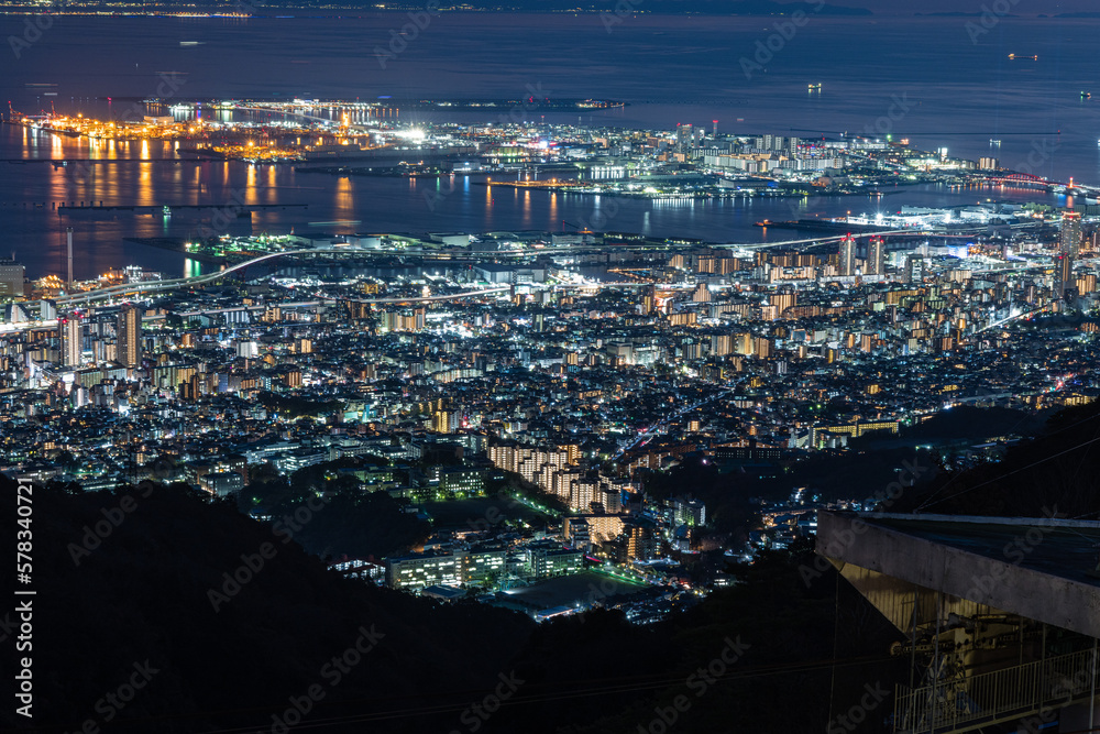 Naklejka premium 日本 兵庫県神戸市の六甲山天覧台から眺める神戸市街とポートアイランドの夜景