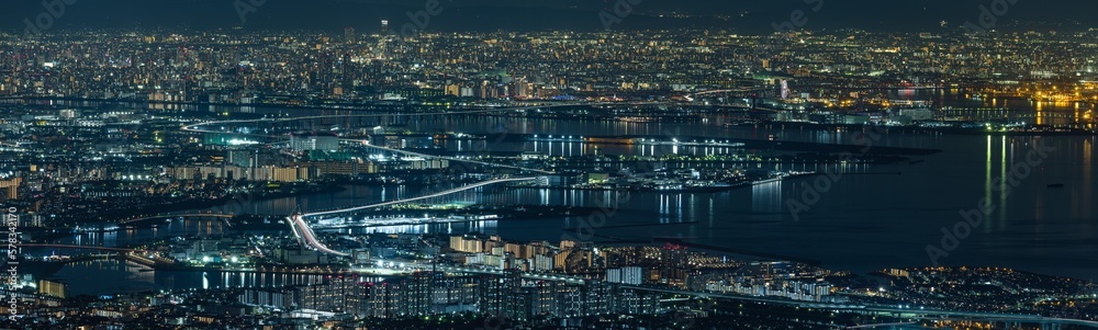 日本　兵庫県神戸市の六甲山天覧台から眺める大阪市街地と大阪湾の夜景