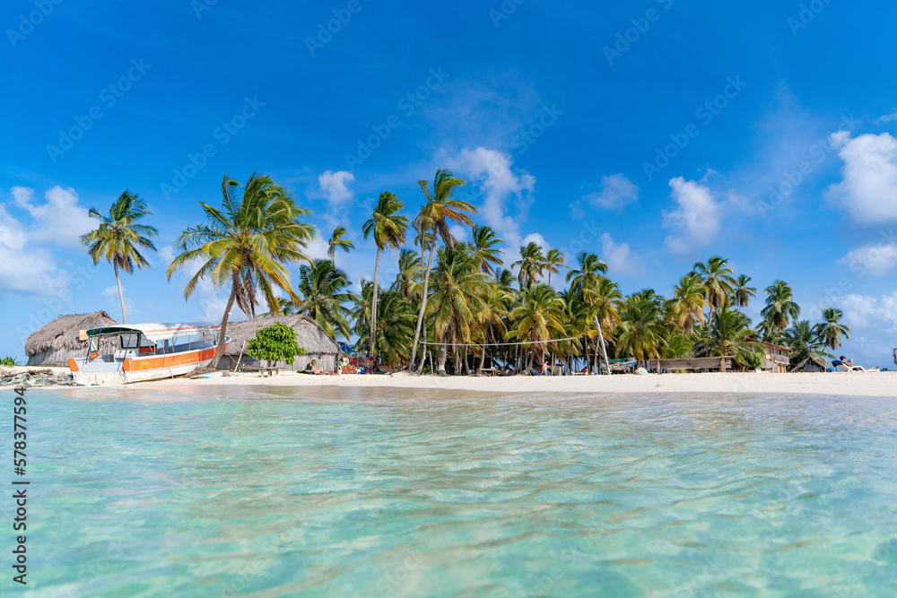 Obraz premium Palm beach tropical Island