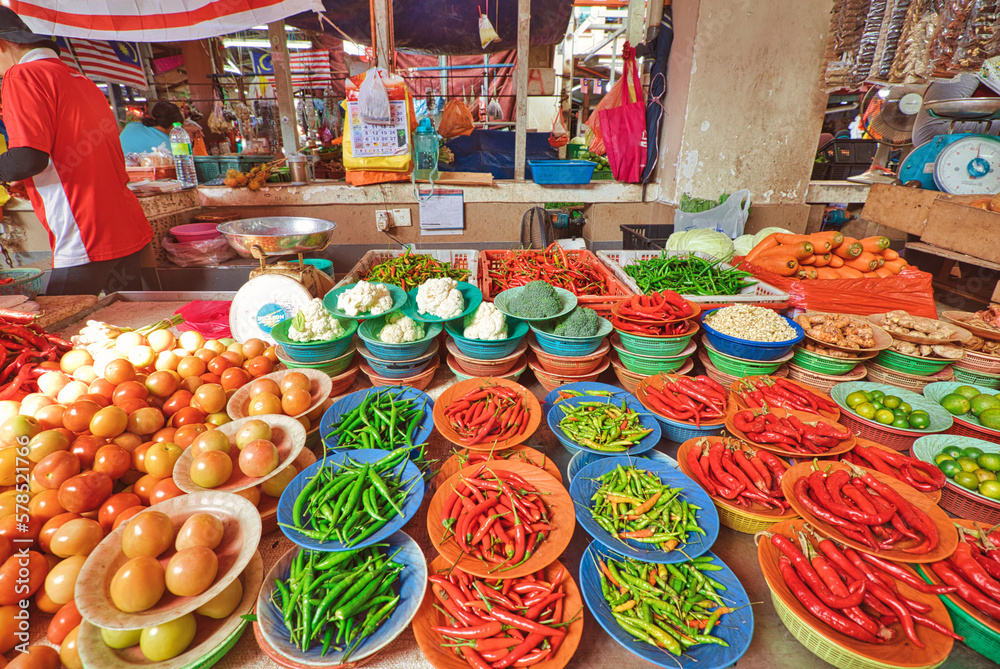Fototapeta premium Chow Kit Road Market in Kuala Lumpur city of Malaysia. Stalls selling their goods here for generations, and are experts in selecting and presenting their produce in an appealing way.