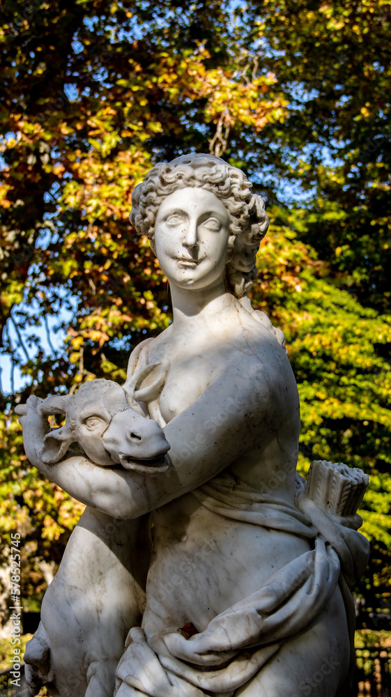 Estatua femenina