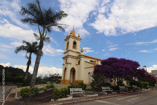 Igreja em Cláudio Minas Gerais - MG © Atilio