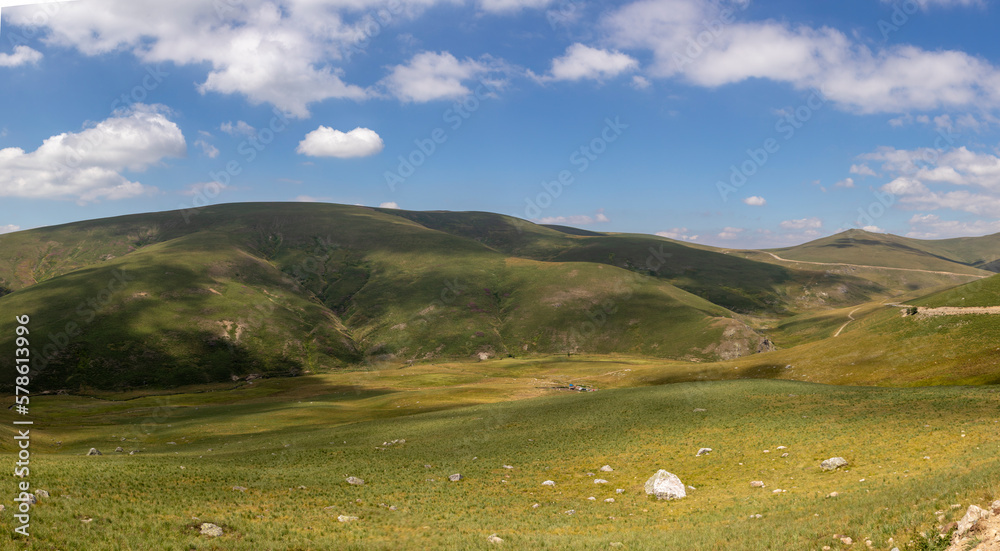 Fototapeta premium Šar Mountains: Stunning Photography of Rugged Peaks and Pristine Landscapes